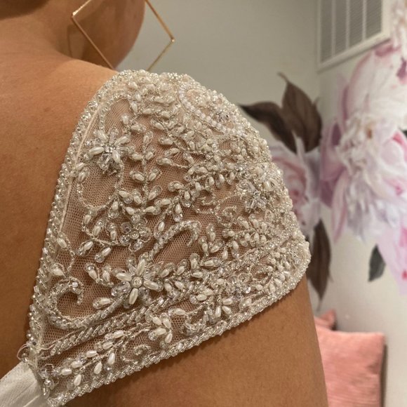 PLUS SIZE WATTERS WEDDING GOWN! - Picture 6 of 8